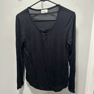 Glitz Elegant Black V-Neck Blouse
